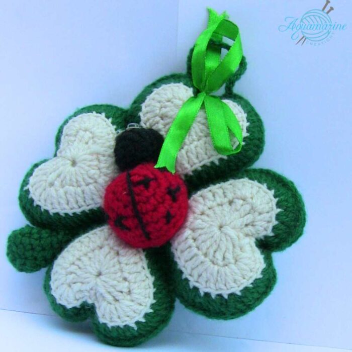 Mattonella Quadrifoglio Verde con Coccinella Amigurumi