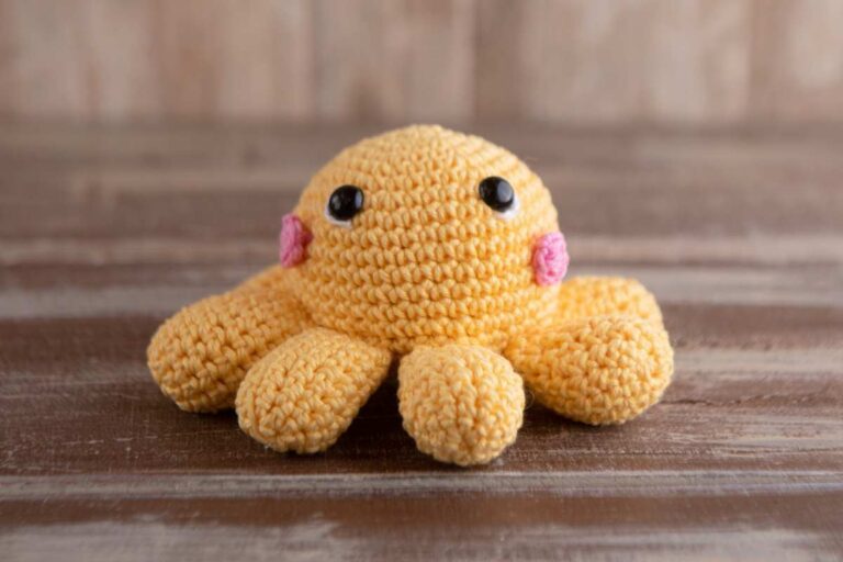 Occhi negli Amigurumi: Meglio Cucirli o Usare Quelli di Sicurezza?